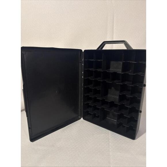 Vintage Hotwheels case holds 48 cars. Excellent condition. - Picture 7 of 7